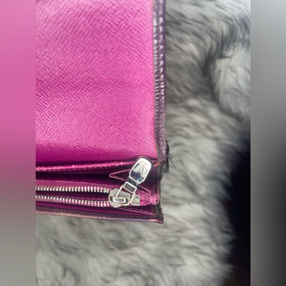 Authentic Louis Vuitton Epi Sarah Wallet Dark Purple - Picture 8 of 16